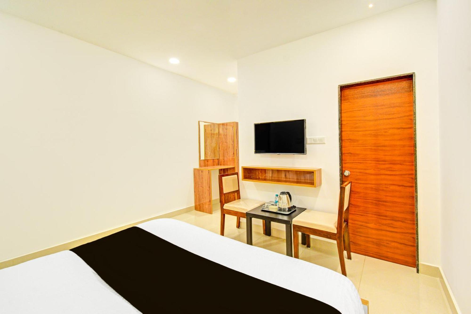 Super Townhouse Oak Suchitra Kompally Road Formerly Sun Moon Hotels Trimulgherry Exterior foto